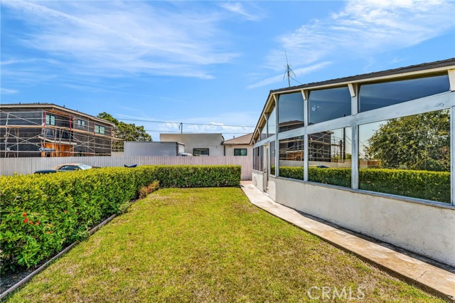 5723 West 74th Street, Los Angeles CA: https://media.crmls.org/medias/6ed8384f-3994-400a-b015-0f12fef84d18.jpg