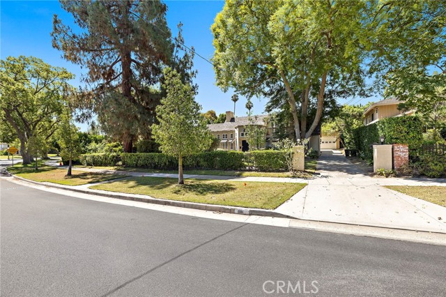 1181 Old Mill Rd, San Marino CA: https://media.crmls.org/medias/6ed8c467-2f2d-4cd5-8845-b2978b24467b.jpg