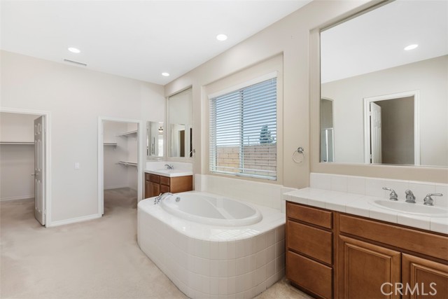 Detail Gallery Image 26 of 55 For 22885 Royal Adelaide Dr, Murrieta,  CA 92562 - 4 Beds | 3/1 Baths