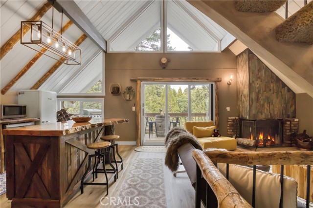875 Brentwood Drive, Lake Arrowhead CA: https://media.crmls.org/medias/6ed8e9c5-688a-43fb-b969-e19790573b05.jpg