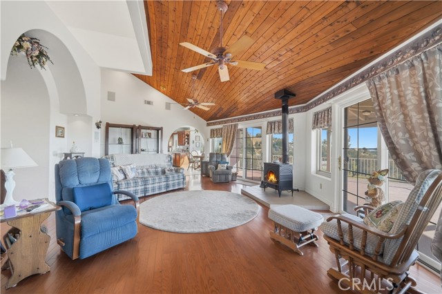 Detail Gallery Image 14 of 55 For 39275 Chaparral, Temecula,  CA 92592 - 4 Beds | 4 Baths