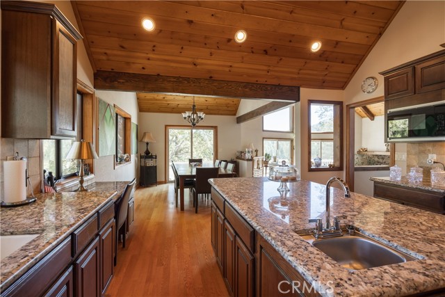 Detail Gallery Image 15 of 47 For 26565 Walnut Hills Dr, Lake Arrowhead,  CA 92391 - 6 Beds | 3/1 Baths