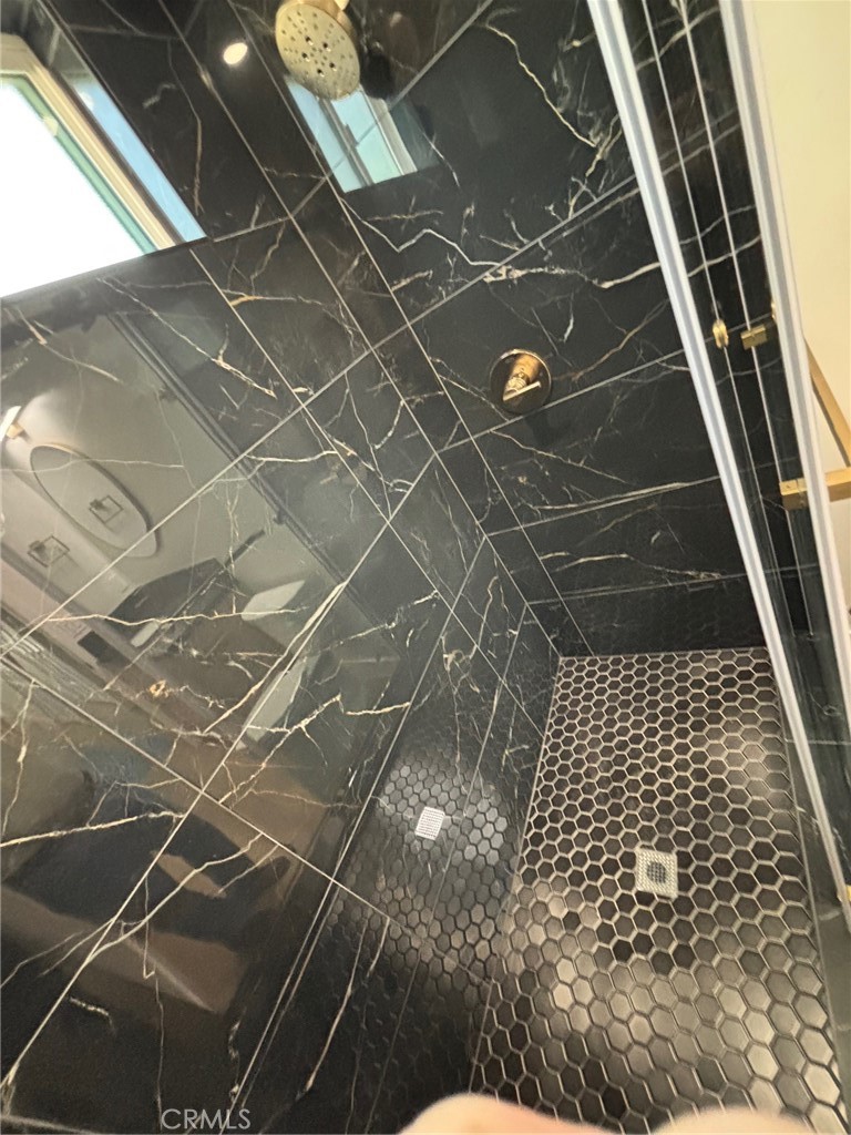 https://media.crmls.org/medias/6eda246d-b082-4909-a29e-8e1b79538588.jpg?preset=X-Large