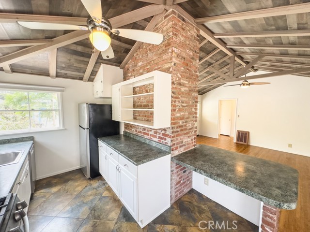 Detail Gallery Image 8 of 15 For 531 Monterey Dr, Laguna Beach,  CA 92651 - 2 Beds | 1 Baths