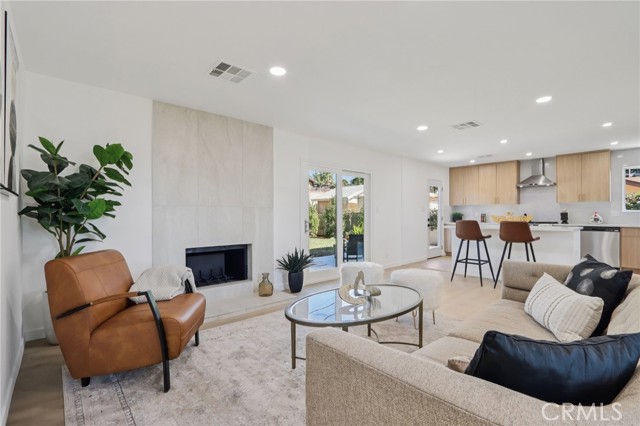 Detail Gallery Image 7 of 36 For 16817 Index St, Granada Hills,  CA 91344 - 4 Beds | 2 Baths