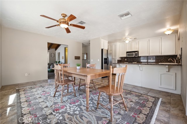 Detail Gallery Image 11 of 35 For 8707 Palomar Ave, Yucca Valley,  CA 92284 - 3 Beds | 2 Baths