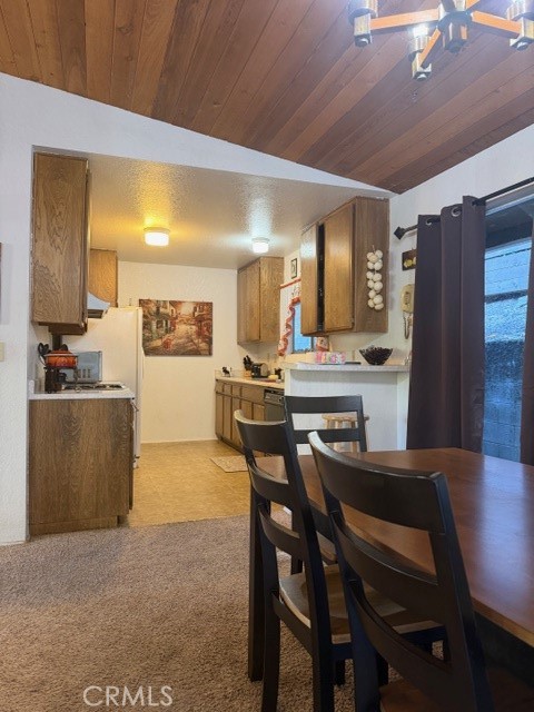 Detail Gallery Image 5 of 34 For 301 Canyon Crest, Lake Arrowhead,  CA 92352 - 3 Beds | 2 Baths