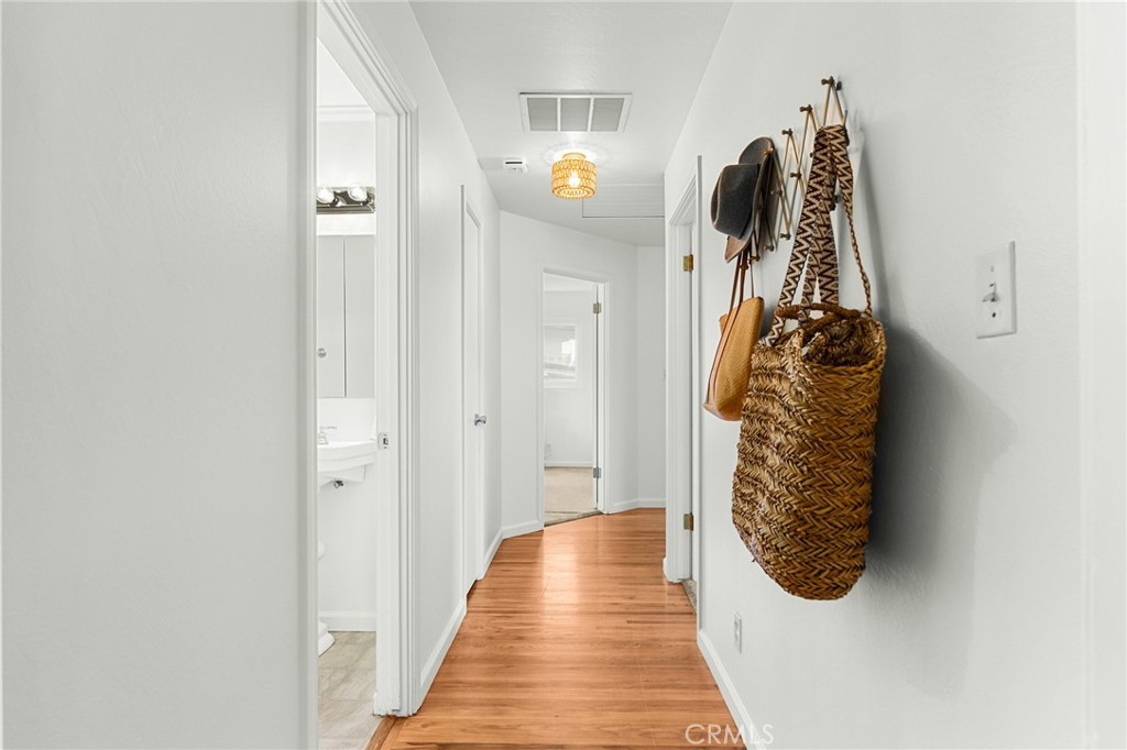 https://media.crmls.org/medias/6edc3f3d-e285-4ed9-b296-97a29241dade.jpg?preset=X-Large