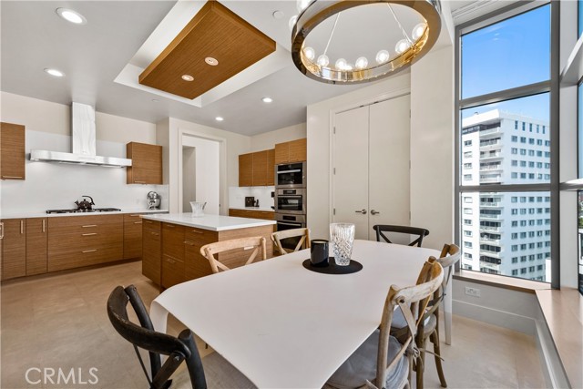 Detail Gallery Image 18 of 51 For 10776 Wilshire Bld #901,  Los Angeles,  CA 90024 - 2 Beds | 2/1 Baths