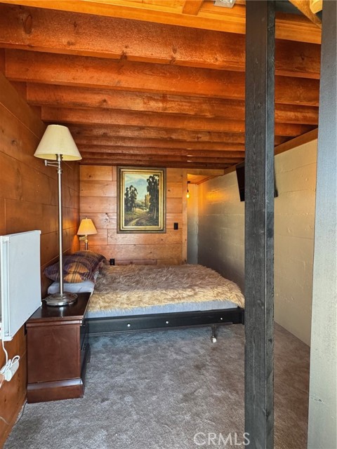 Detail Gallery Image 1 of 38 For 24998 Ocean View Dr, Crestline,  CA 92325 - 1 Beds | 1 Baths