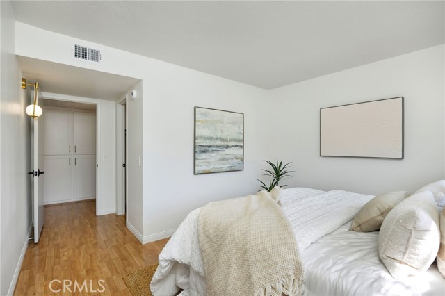 6000 Bixby Village Drive, Long Beach CA: https://media.crmls.org/medias/6edd8cc1-4334-44ec-9954-b5637196eda8.jpg