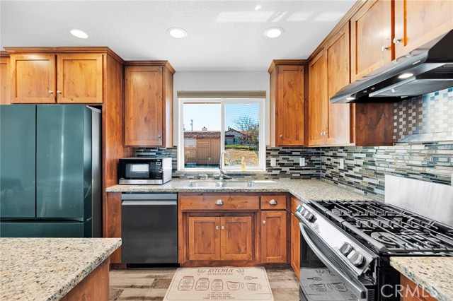 Detail Gallery Image 11 of 43 For 18125 Catalpa, Hesperia,  CA 92345 - 4 Beds | 2 Baths