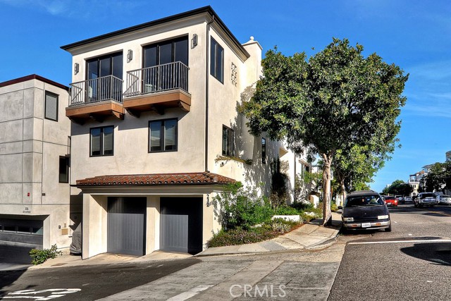 232 16th Street, Manhattan Beach, California 90266, 6 Bedrooms Bedrooms, ,3 BathroomsBathrooms,Residential,Sold,16th,SB22027027