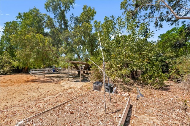 Detail Gallery Image 29 of 37 For 21724 Chatsworth St, Chatsworth,  CA 91311 - 3 Beds | 2 Baths