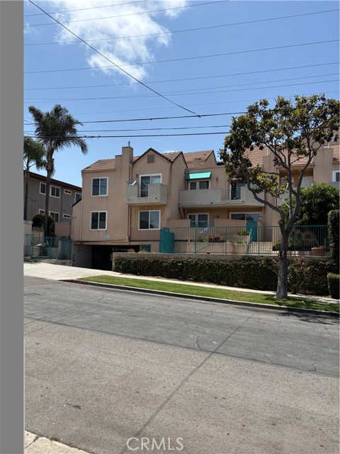 435 E Tamarack Avenue, Inglewood CA: https://media.crmls.org/medias/6edf06c3-b563-4433-8239-e905fb4ae728.jpg