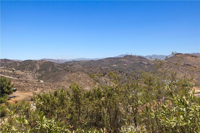 13620 Pales, Agua Dulce CA: https://media.crmls.org/medias/6ee0ae41-56e7-4fab-a6d5-fd2ad92bc1d0.jpg