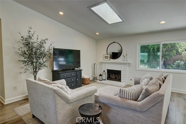 Detail Gallery Image 7 of 31 For 6441 Sundance Cir, Huntington Beach,  CA 92647 - 3 Beds | 2 Baths