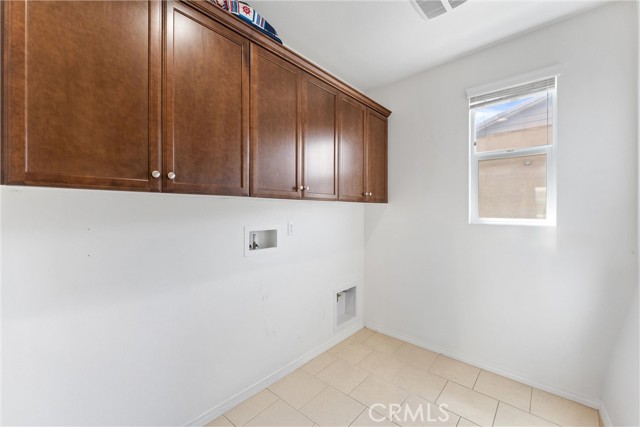 Detail Gallery Image 20 of 44 For 17012 Hal Ln, Fontana,  CA 92336 - 3 Beds | 2/1 Baths