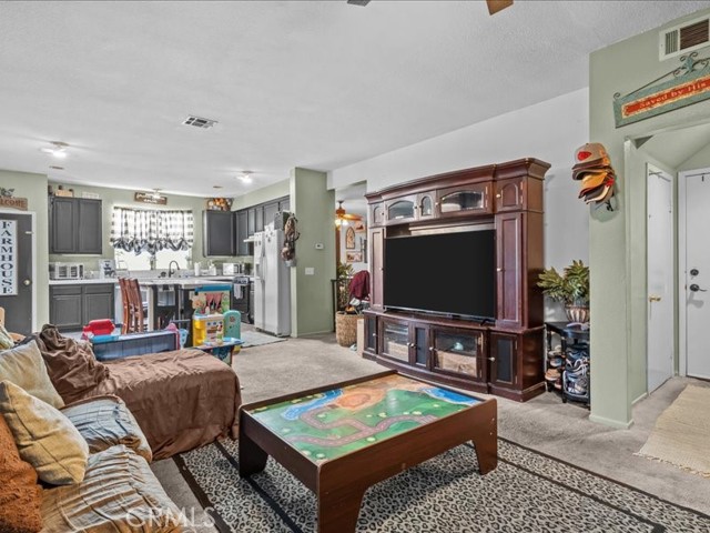 Image 9 of 39 For 528 Memphis Court