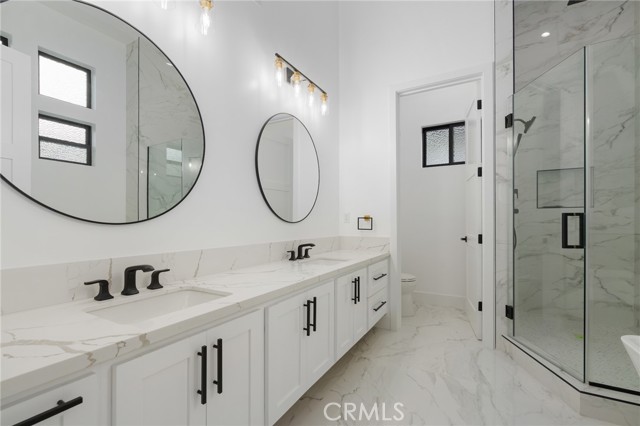 Detail Gallery Image 26 of 44 For 110 S Irena Ave #B,  Redondo Beach,  CA 90277 - 3 Beds | 4/1 Baths