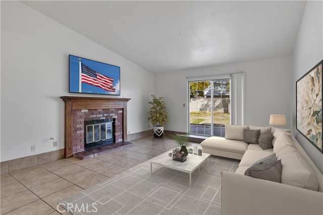 Detail Gallery Image 8 of 38 For 12851 Desert Creek, Victorville,  CA 92395 - 3 Beds | 2 Baths