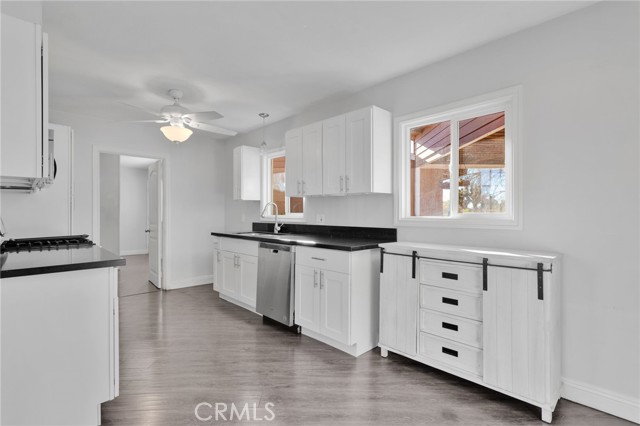 14573 Gayhead, Apple Valley CA: https://media.crmls.org/medias/6ee3dad2-f151-4e29-b0c7-ba5c81f60051.jpg