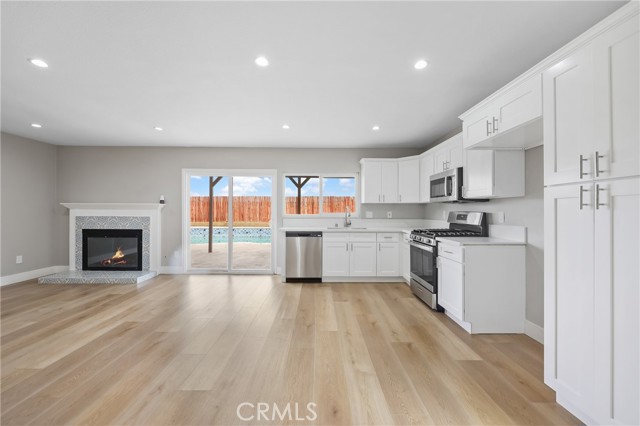 Detail Gallery Image 2 of 30 For 44014 Raysack Ave, Lancaster,  CA 93535 - 4 Beds | 2 Baths