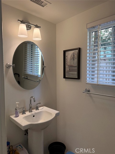 Detail Gallery Image 7 of 17 For 146 Working, Irvine,  CA 92602 - 3 Beds | 2/1 Baths