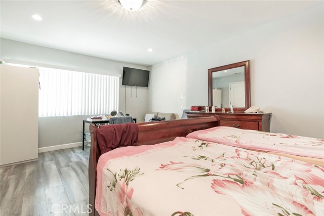 11024 Peoria Street, Sun Valley CA: https://media.crmls.org/medias/6ee4fc8f-bc1b-4a76-9eab-0b6b0929d74d.jpg