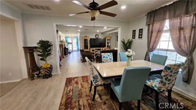 Detail Gallery Image 10 of 44 For 17912 Gridley Rd, Artesia,  CA 90701 - 4 Beds | 3 Baths