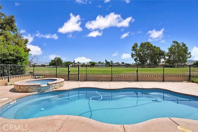 1428 Pepper Tree Drive, Hemet CA: https://media.crmls.org/medias/6ee54d07-c333-4ea4-ab7a-3dc14593b2bd.jpg