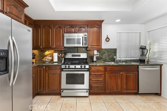 Detail Gallery Image 12 of 31 For 3935 Caminito Silvela, San Diego,  CA 92122 - 3 Beds | 2 Baths