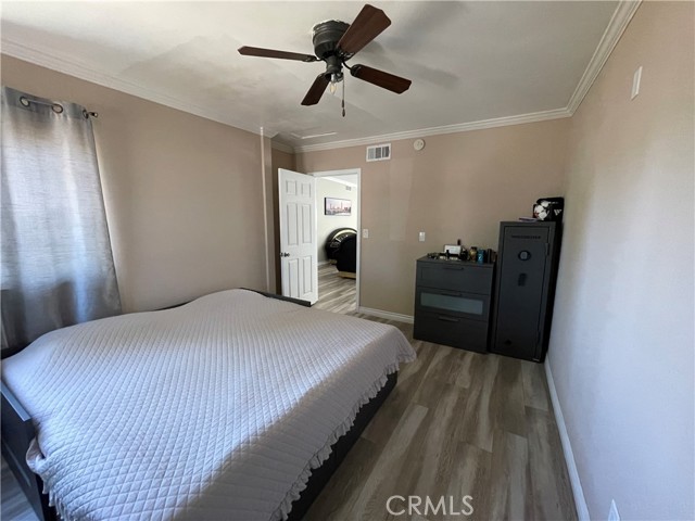10443 Woodley Avenue, Granada Hills CA: https://media.crmls.org/medias/6ee66d18-57e2-443b-b23a-82fd2bb58304.jpg