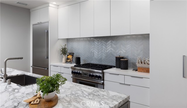 Detail Gallery Image 16 of 35 For 502 W Balboa Blvd, Newport Beach,  CA 92661 - 3 Beds | 3/1 Baths