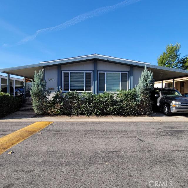 15455 Glenoaks, 290 photo 1