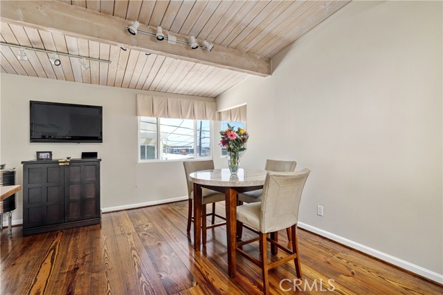 319 26th Place, Manhattan Beach, California 90266, 3 Bedrooms Bedrooms, ,2 BathroomsBathrooms,Residential,Sold,26th,SB22115573