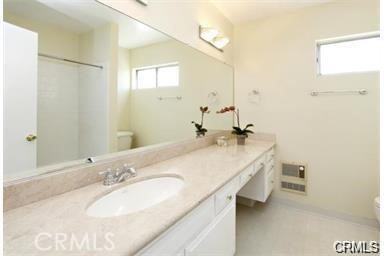 380 S Euclid Avenue, Pasadena CA: https://media.crmls.org/medias/6ee76585-0466-4e5a-9069-2893b79ae9eb.jpg