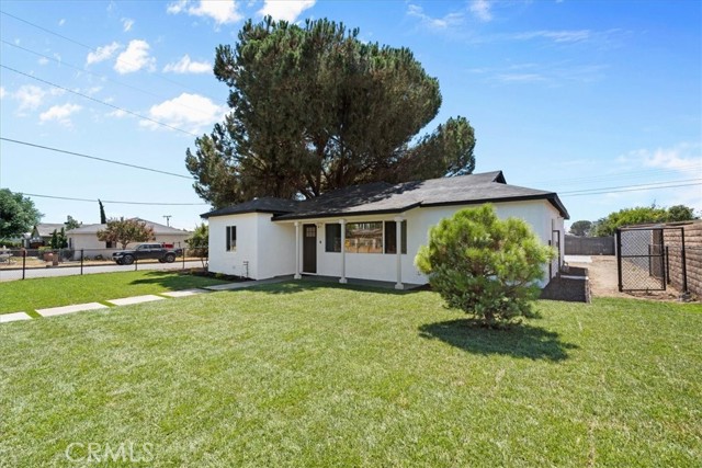 8316 Reseda Avenue, Fontana CA: https://media.crmls.org/medias/6ee8431d-8a63-4505-afc0-58d8bda538ef.jpg