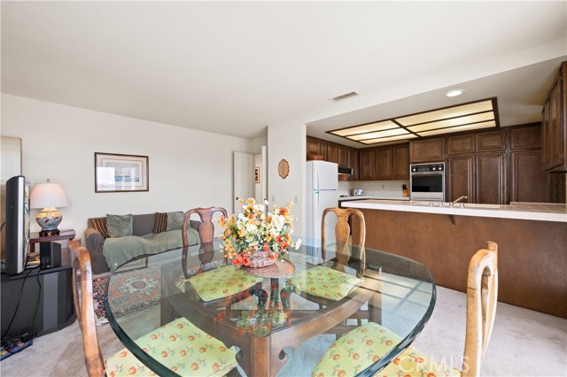 21 Beachcomber Drive, Corona del Mar CA: https://media.crmls.org/medias/6ee8af6e-2bcb-43c9-ad3d-ccfb59cbf959.jpg