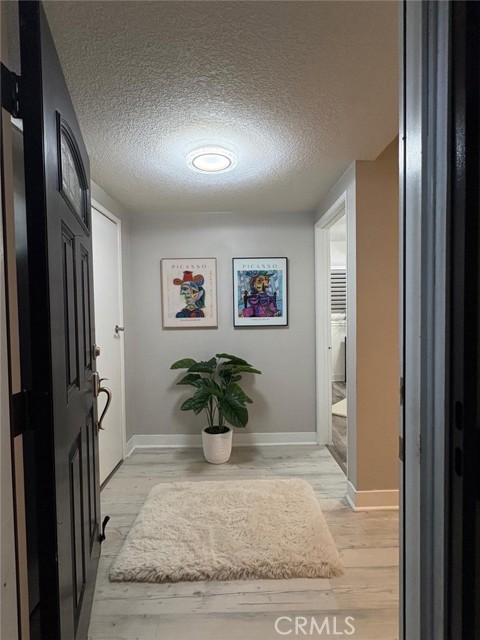 Detail Gallery Image 4 of 25 For 5410 W Davit Ave, Santa Ana,  CA 92704 - 4 Beds | 2 Baths