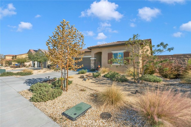 Detail Gallery Image 3 of 27 For 15389 Diamond, Victorville,  CA 92394 - 3 Beds | 2 Baths