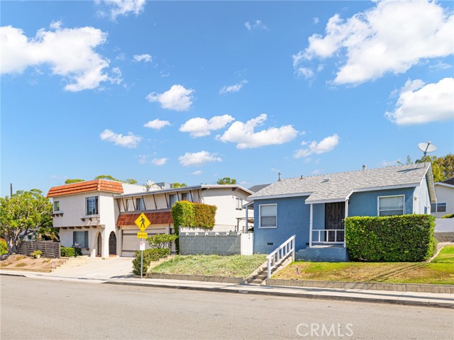 Detail Gallery Image 19 of 32 For 403 E Pine Ave, El Segundo,  CA 90245 - 5 Beds | 3 Baths