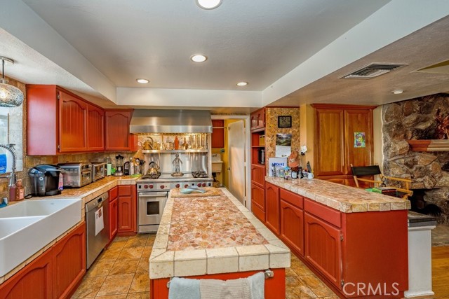 Detail Gallery Image 20 of 47 For 26615 Mountain Park Rd, Canyon Country,  CA 91387 - 3 Beds | 3 Baths