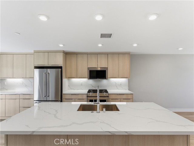 MLS #OC25241320 image #5