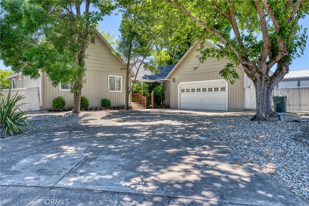 215 Silver Court