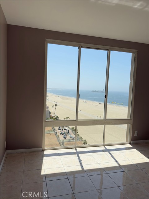 850 E Ocean Boulevard, Long Beach CA: https://media.crmls.org/medias/6eeaa141-9ecd-4f8d-aaf3-c1c4c7e19fea.jpg