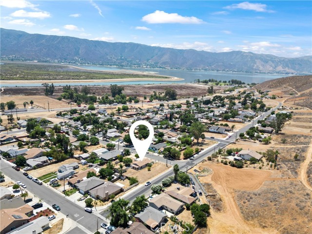 378 Avenue 2, Lake Elsinore CA: https://media.crmls.org/medias/6eeabcf1-4151-475f-8e01-667c61fc7151.jpg