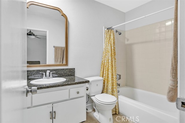 Detail Gallery Image 19 of 27 For 5115 Kester Ave #22,  Sherman Oaks,  CA 91403 - 2 Beds | 2/1 Baths