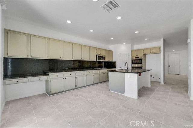 24821 Melrose Drive, Romoland CA: https://media.crmls.org/medias/6eeb9cb0-3073-4825-8d51-3b52a0bd82fb.jpg