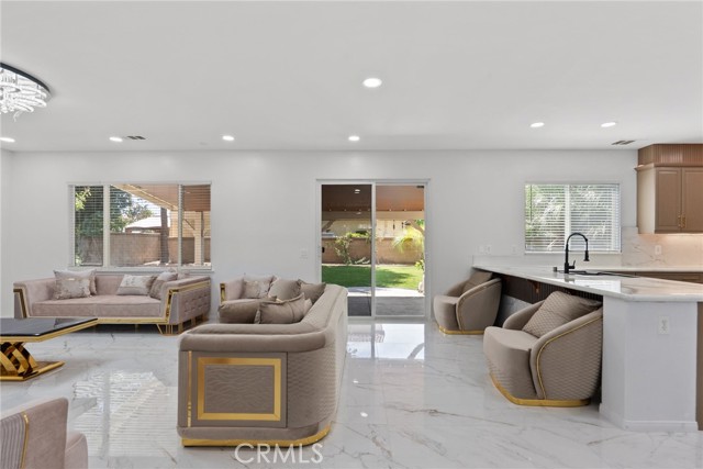 Detail Gallery Image 9 of 30 For 3630 Pillsbury, Lancaster,  CA 93536 - 5 Beds | 3 Baths